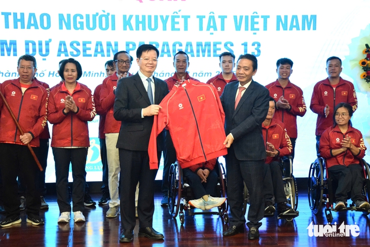 Phó thủ tướng Mai Văn Chính dự lễ xuất quân của đoàn Việt Nam dự ASEAN Para Games 13 - Ảnh 4.