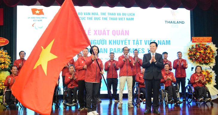 Phó thủ tướng Mai Văn Chính dự lễ xuất quân của đoàn Việt Nam dự ASEAN Para Games 13 - Ảnh 1.