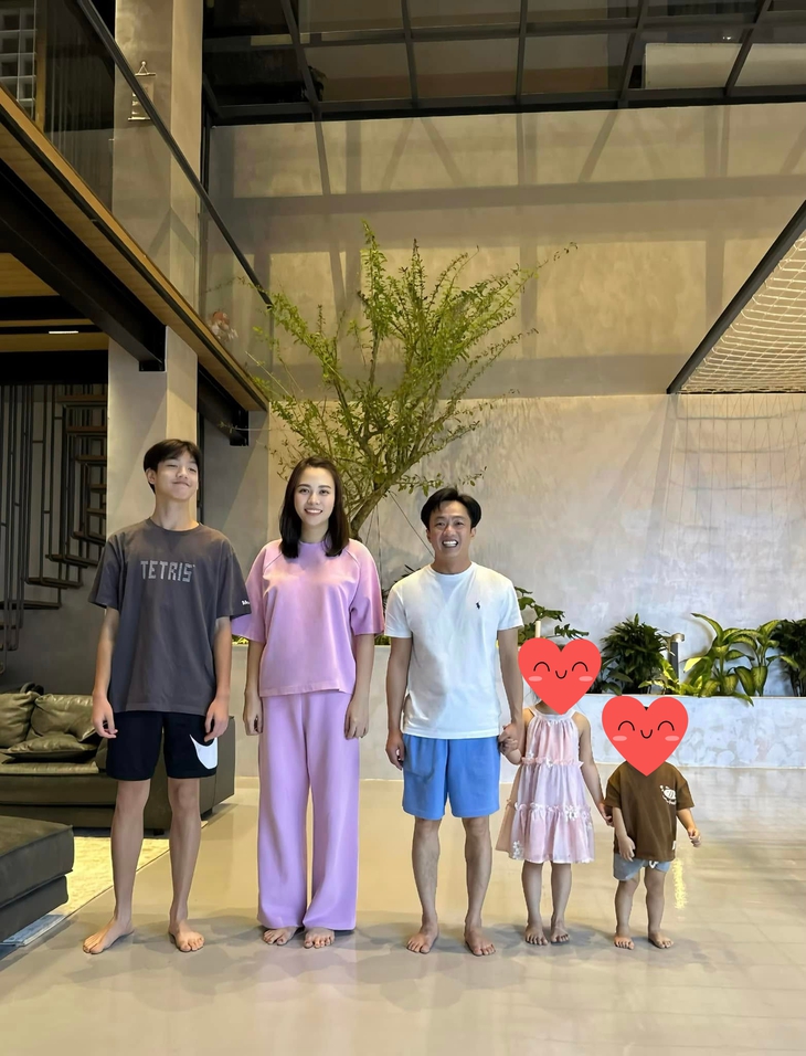 Đàm Thu Trang giờ ra sao sau biến động của Quốc Cường Gia Lai? - Ảnh 8.