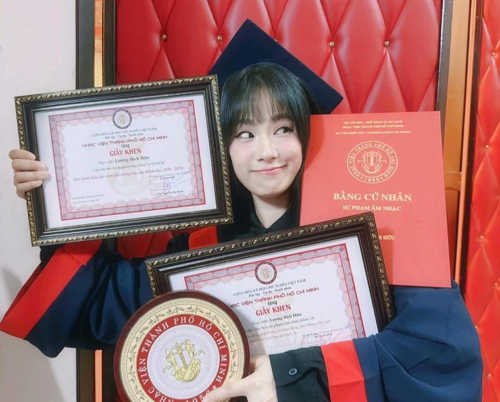 Lương Bích Hữu tuổi 41: Vừa tốt nghiệp đại học, nhan sắc lão hóa ngược - Ảnh 1.