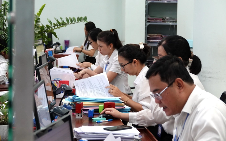 Khung vị trí việc làm mới cho công chức: Tiến tới cải cách tiền lương - Ảnh 1. cải cách tiền lương - Ảnh 1.