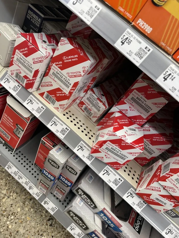 Mua lọc dầu xe Toyota ở siêu thị, chủ xe ngỡ ngàng vì bị tráo đồ đểu bên trong- Ảnh 3. Toyota - Ảnh 3.