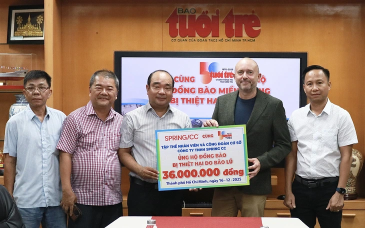 Nước bạn Lào hỗ trợ Huế 10 tấn gạo khắc phục hậu quả mưa lũ - Ảnh 3.