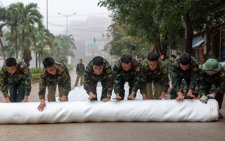 Gần 100 hộ dân ở vùng cao Thanh Hóa sinh sống nơi có nguy cơ sạt lở - Ảnh 5.