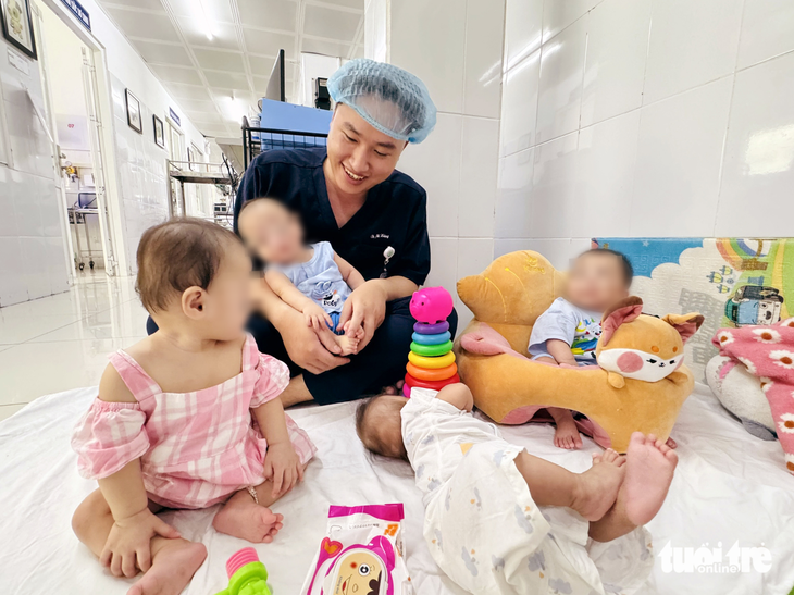 Cứu những đứa trẻ bị bỏ rơi giữa đời - Ảnh 4.