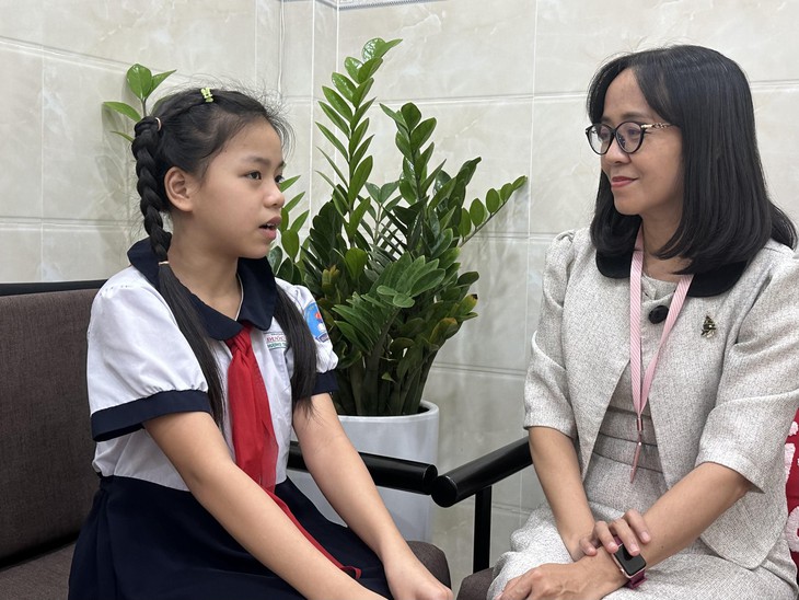 Nhấn vào ảnh để phóng to Nữ sinh TP.HCM giành huy chương vàng bơi lội chia sẻ 'bí kíp' học bơi giỏi - Ảnh 1.