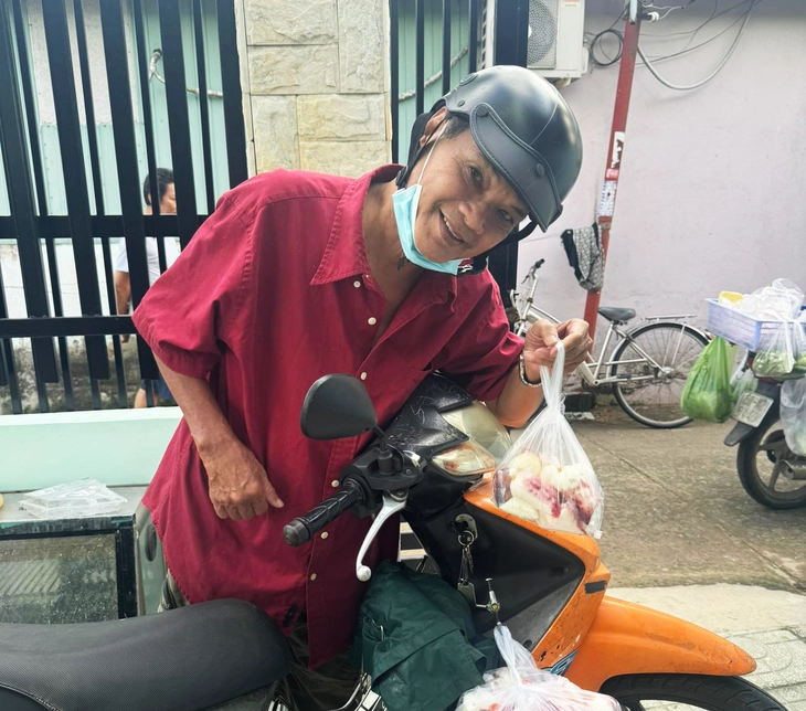 Diễn viên được Trấn Thành kiêng nể, nay làm shipper kiếm sống sau biến cố - Ảnh 1.