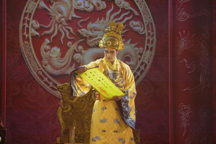 Đưa dê, khỉ, lợn, ngỗng làm xiếc trong vở diễn về Phật hoàng Trần Nhân Tông - Ảnh 4. Trần Nhân Tông - Ảnh 2.