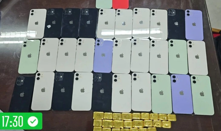 Mang 24 thỏi vàng, 32 chiếc iPhone từ Hàn Quốc về Việt Nam nhưng không khai báo hải quan - Ảnh 1. Cam Ranh - Ảnh 1.