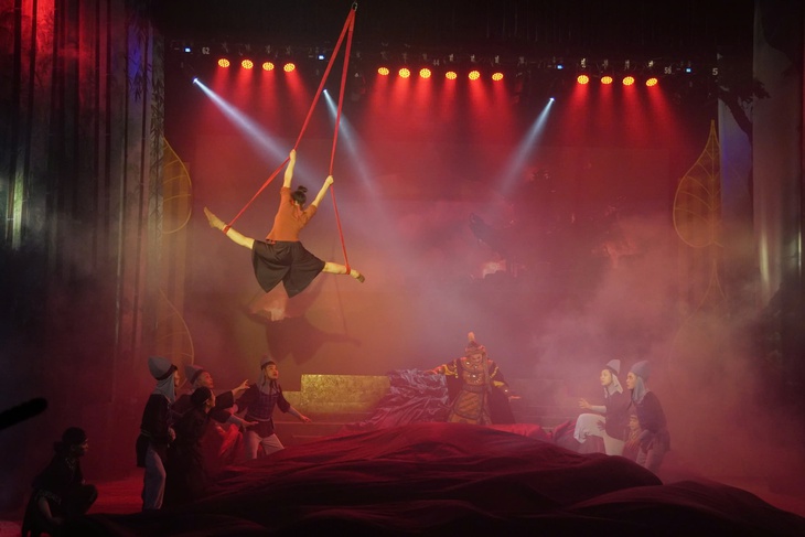 Đưa dê, khỉ, lợn, ngỗng làm xiếc trong vở diễn về Phật hoàng Trần Nhân Tông - Ảnh 3. Trần Nhân Tông - Ảnh 4.