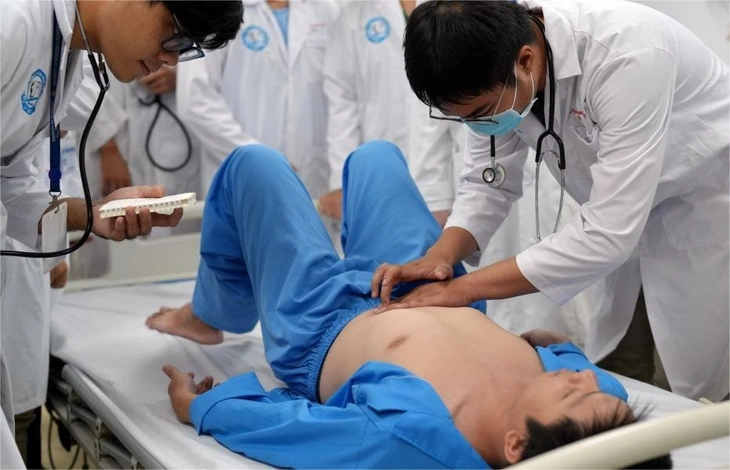 Đào tạo bác sĩ Việt Nam, bao giờ quốc tế công nhận? - Kỳ 2: Cần chuẩn hóa quy trình đào tạo - Ảnh 2. đào tạo bác sĩ - Ảnh 2.