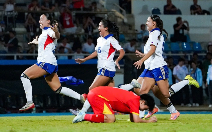 HLV Mai Đức Chung: 'Tôi không hiểu được trọng tài ở SEA Games 33' - Ảnh 3.