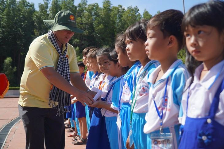 DÂN VẬN - Ảnh 6.