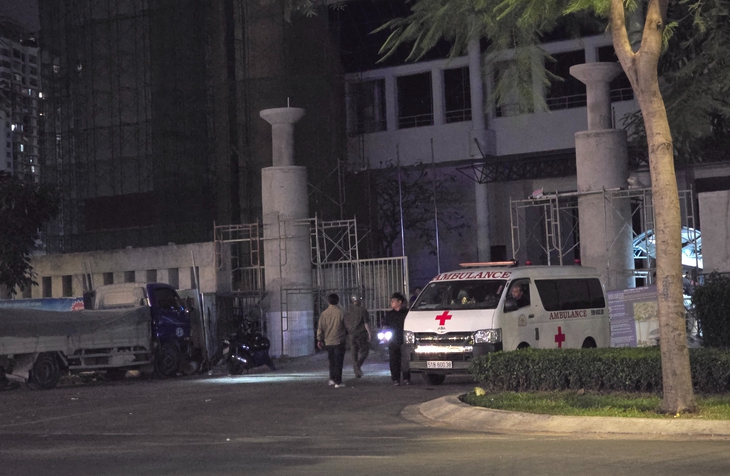 Sập giàn giáo tại nhà tập luyện thể thao Phú Thọ, 1 người chết, 1 người bị thương - Ảnh 3.