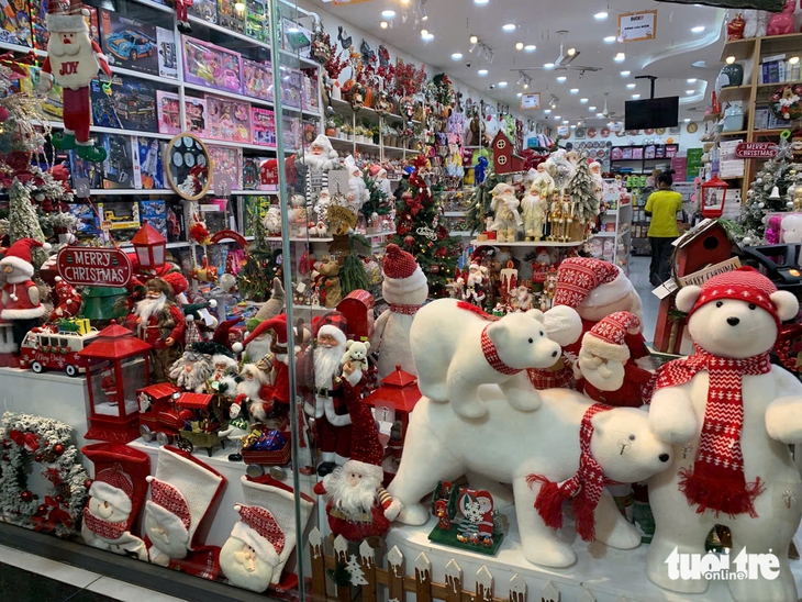 Đà Nẵng: Giáng sinh cận kề nhưng thị trường đồ trang trí ảm đạm - Ảnh 4.