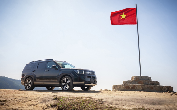 Tin tức giá xe: Hyundai Santa Fe Hybrid vừa ra mắt đã giảm hàng chục triệu đồng tại đại lý - Ảnh 9.