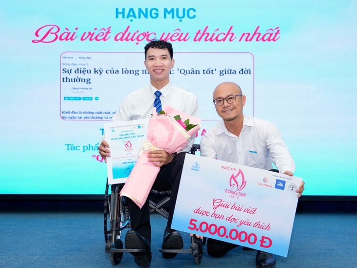 Vinh danh người liều mình cứu dân trong lũ dữ và các tấm gương sống đẹp - Ảnh 5.