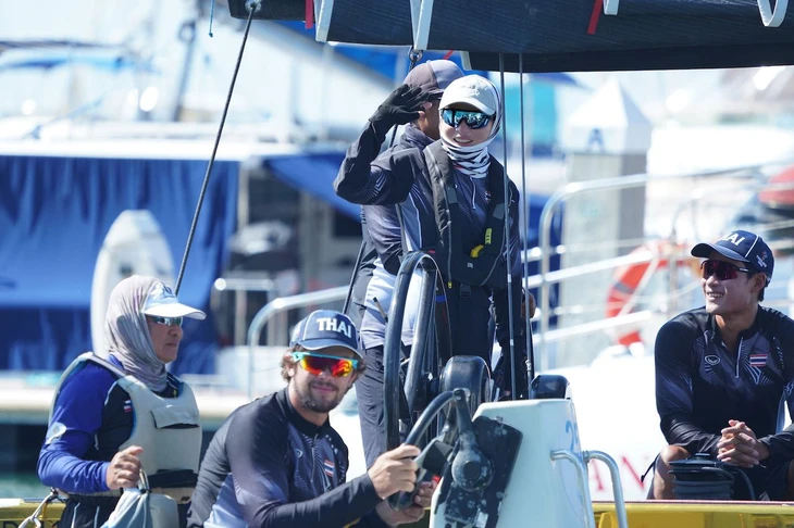 Hoàng hậu - Ảnh 1.