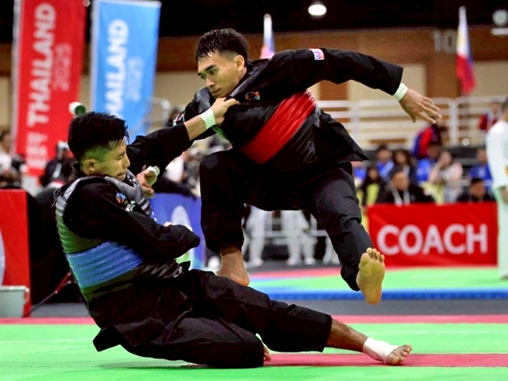 Võ sĩ Thái Lan bị tước HCV ngay trước lễ trao giải - Ảnh 1.