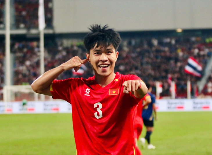 Thủ tướng gửi thư khen chiến thắng đội tuyển bóng đá nam U22, đội tuyển nữ futsal quốc gia - Ảnh 1.