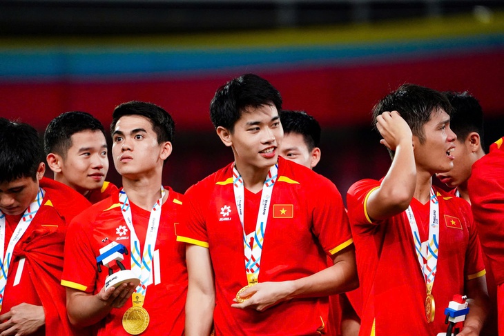 CĐV Đông Nam Á thích thú với màn lội ngược dòng của U22 Việt Nam - Ảnh 3.