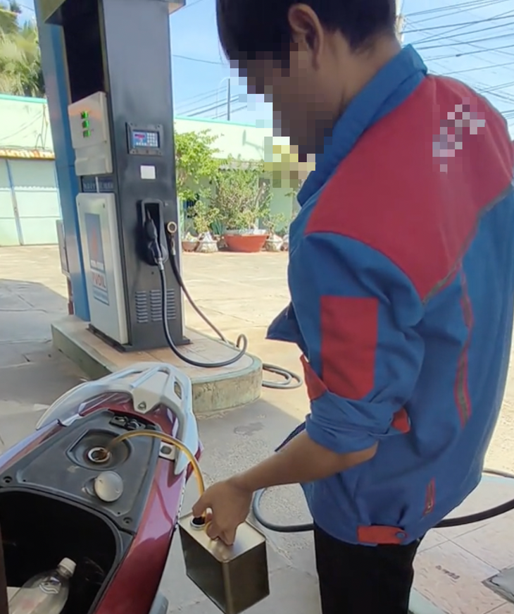 hát karaoke - Ảnh 2.