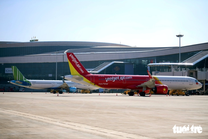 Ngắm 3 máy bay đầu tiên hạ cánh sân bay Long Thành - Ảnh 8.