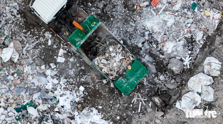 Xã, phường ở Hà Nội chịu trách nhiệm trước thành phố nếu xảy ra đổ rác thải xây dựng không phép - Ảnh 3.