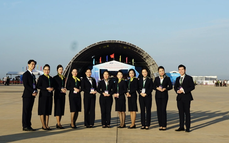 Toàn cảnh 3 máy bay đầu tiên hạ cánh xuống “công trình thế kỷ” sân bay Long Thành - Ảnh 11.