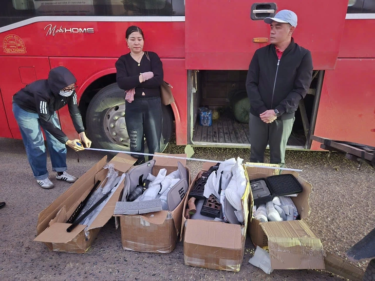 Chuẩn bị chở 149 linh kiện ra Hà Nội để lắp ráp súng thì bị bắt - Ảnh 2.