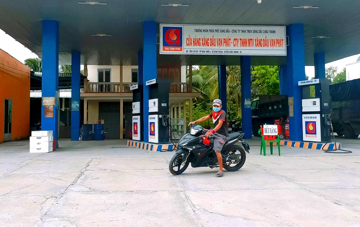 Các cây xăng trên địa bàn tỉnh Đồng Tháp phải mở cửa bán ít nhất 12 giờ mỗi ngày Các cây xăng trên địa bàn tỉnh Đồng Tháp phải mở cửa bán ít nhất 12 giờ mỗi ngày - Ảnh 1.