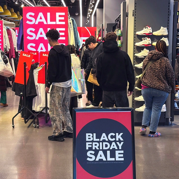 Giải mã nguồn gốc tên gọi 'Black Friday' - Ảnh 3.