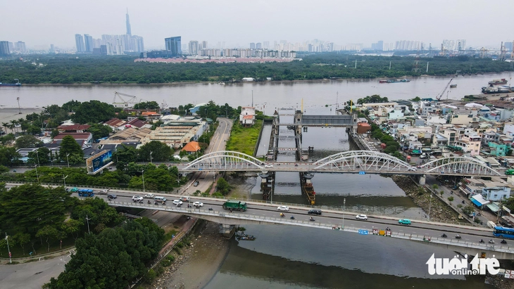 cầu tân thuận - Ảnh 1.