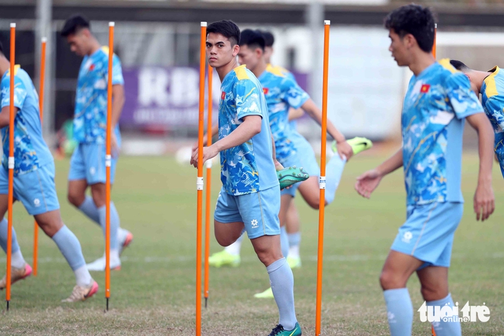 HLV Kim Sang Sik trầm ngâm trước trận gặp U22 Lào  - Ảnh 5.