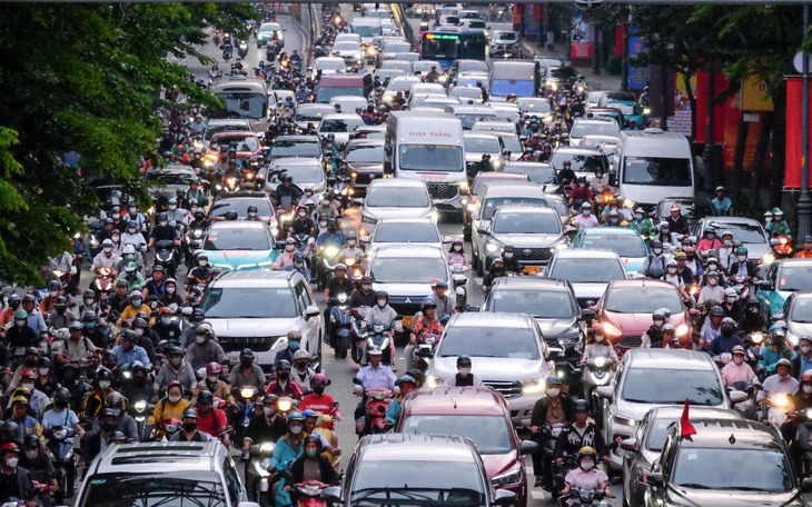 Từ 1-3, thực hiện kiểm định mức khí thải xe ô tô nghiêm ngặt và chặt chẽ hơn - Ảnh 1.