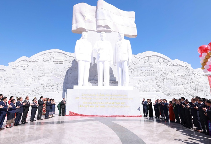 Tổng Bí thư Tô Lâm thăm các nguyên lãnh đạo cấp cao Lào - Ảnh 3.