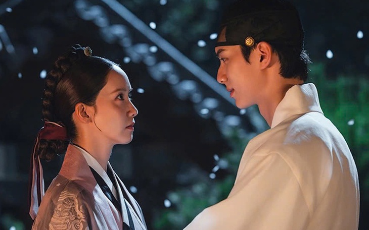 Kim Yoo Jung lộng lẫy trong váy cưới, chuẩn bị 'lên xe hoa'? - Ảnh 3.