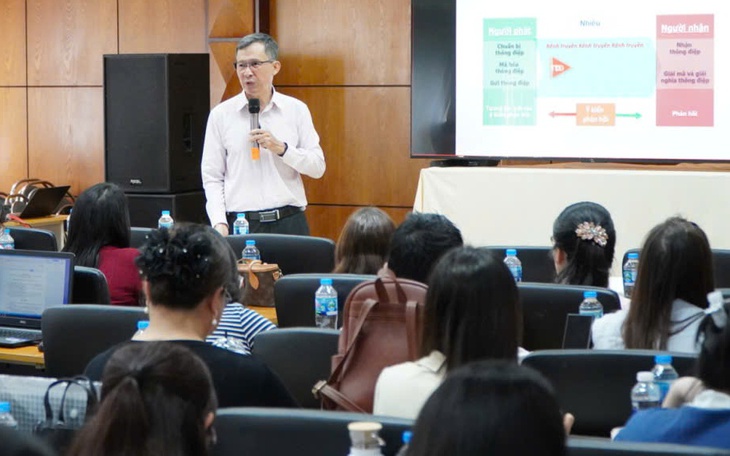 Nâng cao năng lực truyền thông cho cán bộ, viên chức ngành giáo dục - Ảnh 8.