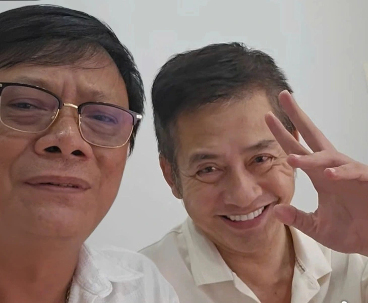 Tấn Hoàng thăm Tấn Beo: 'Ổng khỏe có gì đâu, bà con đừng tin mấy đồn đại quá lố' - Ảnh 1.
