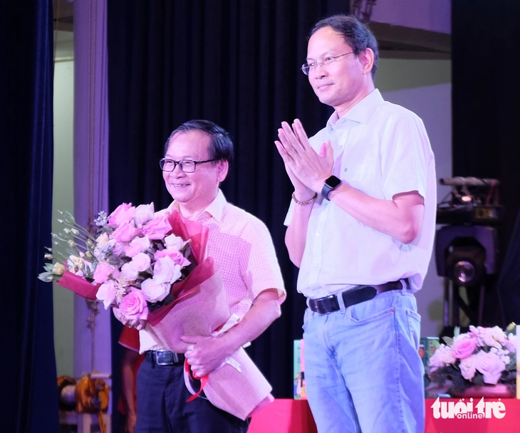 Nguyễn Nhật Ánh: Hạnh phúc vì sau 30 năm Kính vạn hoa vẫn còn người đọc - Ảnh 3. Nguyễn Nhật Ánh - Ảnh 4.