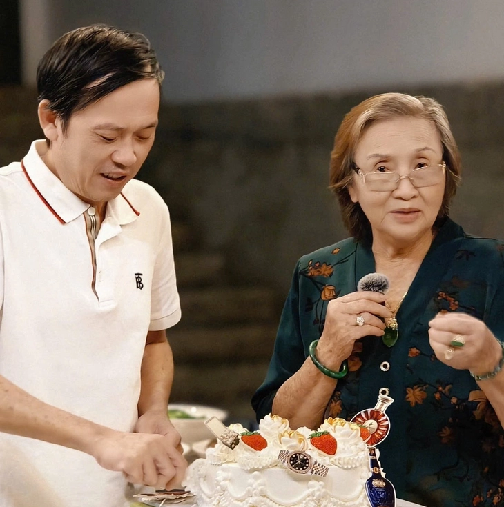 Mẹ ruột tiết lộ về Hoài Linh: 'Cả đời nó sống trong chữ lo' - Ảnh 1.