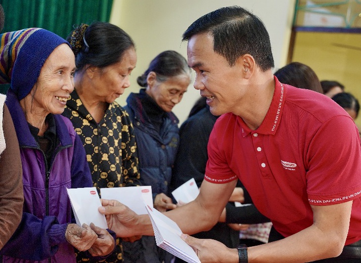 Dai-ichi Life Việt Nam hỗ trợ 3,8 tỉ đồng hỗ trợ người dân tái thiết cuộc sống sau thiên tai - Ảnh 4.