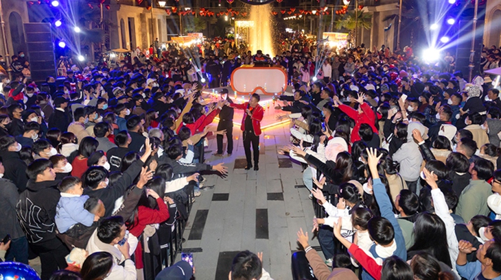 Quảng Trị tất bật chuẩn bị lễ đón năm mới ‘lần đầu tiên’ - Ảnh 4.