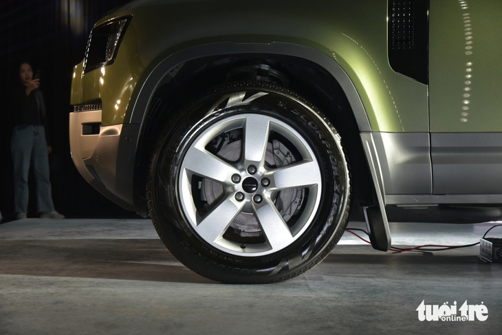 Land Rover Defender - Ảnh 5.