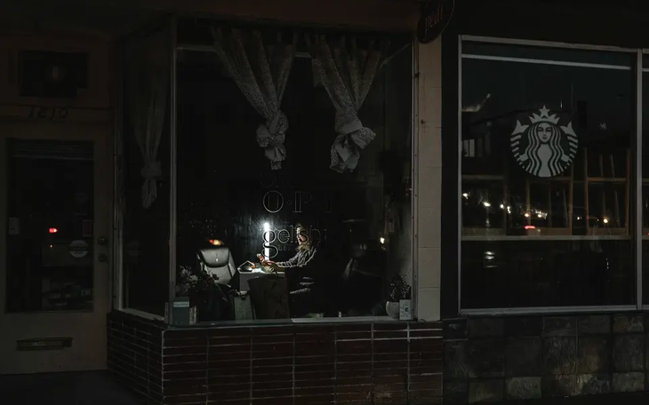 45.000 hộ gia đình tại Berlin đối mặt cảnh mất điện kéo dài nhiều ngày - Ảnh 2.