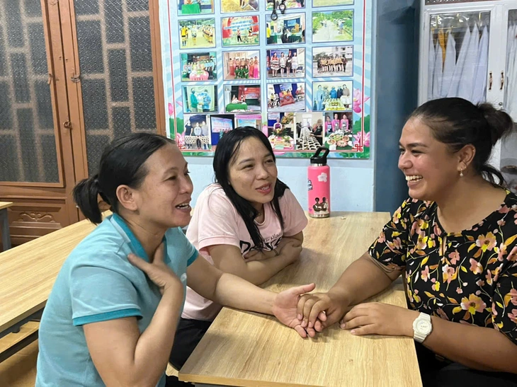 Mang tiếng Anh về làng, chàng trai xứ Quảng mở lối sinh kế cho người dân - Ảnh 3.