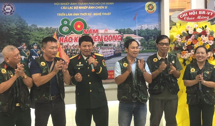 '80 năm hào khí miền Đông' qua góc nhìn nhiếp ảnh - Ảnh 1. '80 năm hào khí miền Đông' qua nhiếp ảnh - Ảnh 6.