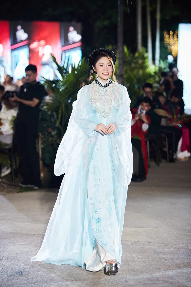 Võ Việt Chung - Ảnh 2.