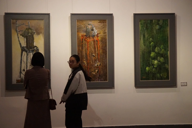 Phụ nữ khỏa thân, vũ công ballet và đồ cổ, phế tích thì có gì chung? - Ảnh 4.