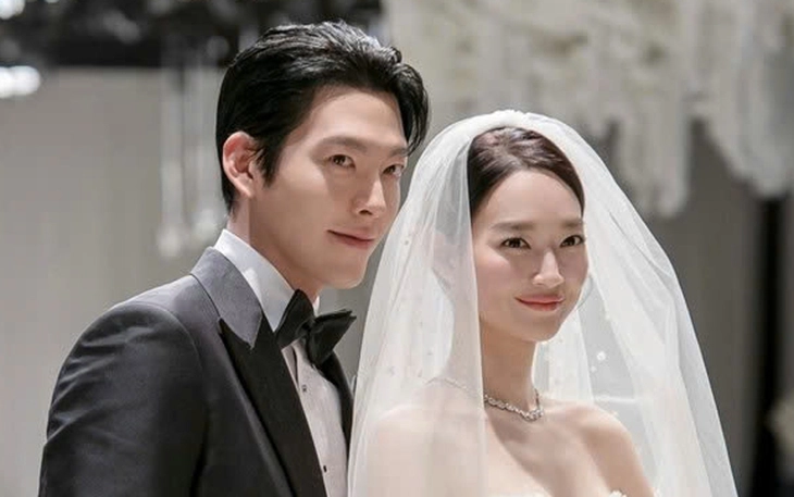 Váy cưới xa hoa Shin Min Ah trong lễ cưới với Kim Woo Bin có giá bao nhiêu? - Ảnh 6.